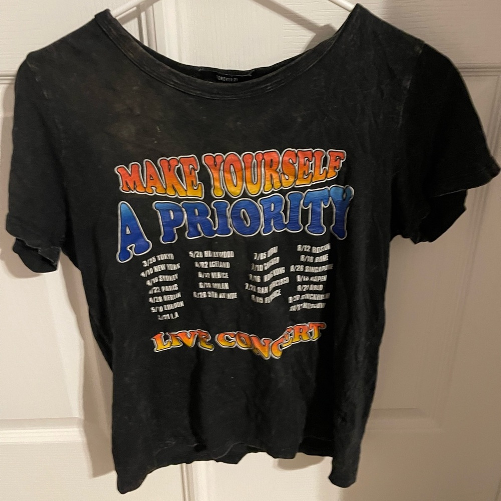 Women’s graphic tee